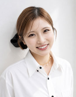 草野 利佳