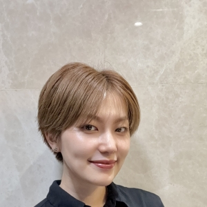 Ayaka  （Japanese female barber）