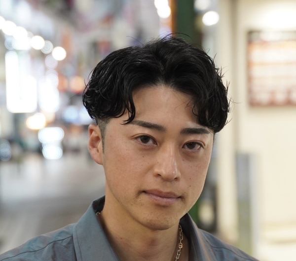 【メンズ癖毛完全ガイド】癖毛で損してない？垢抜けヘアスタイル10選｜理容師が髪質別に徹底解説