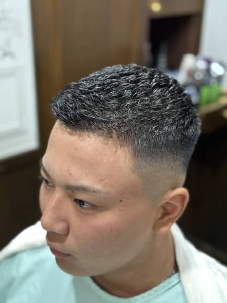大人の色気を引き出す濡れパン×スキンフェード