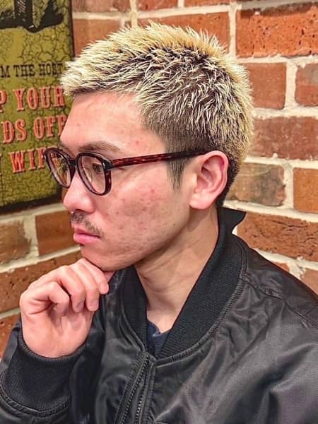 男らしさ全開。海外風金髪坊主フェード