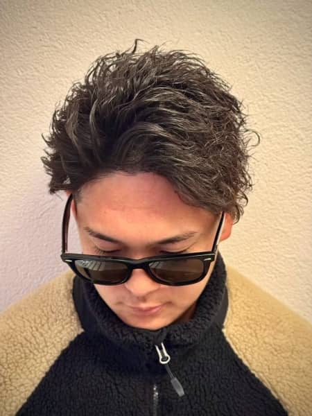 秋は“ツイスパ”で魅せる束感ショート