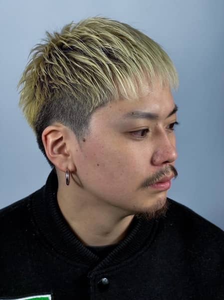 金髪長めクロップ