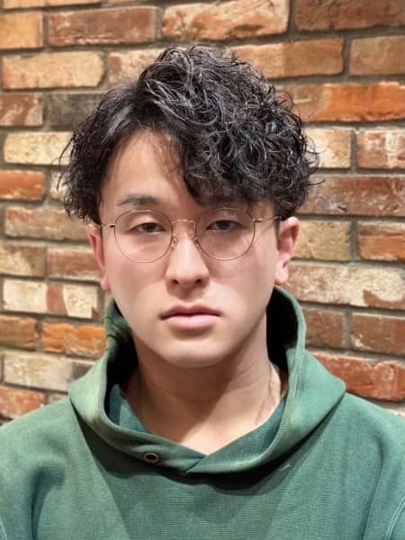 立体感が際立つツイストスパイラルパーマ