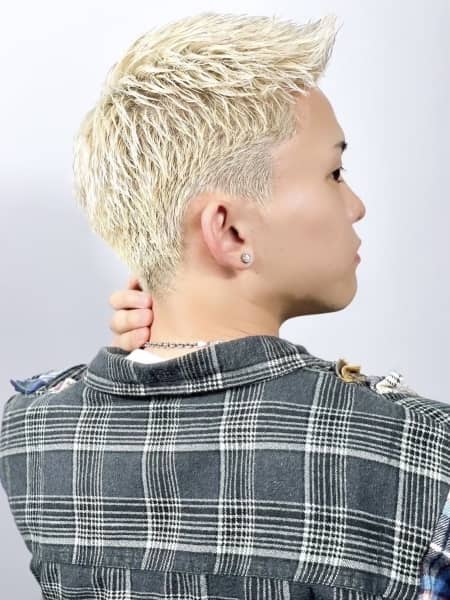 ハイトーンでつくる“清潔感×色気”の最強メンズスタイル
