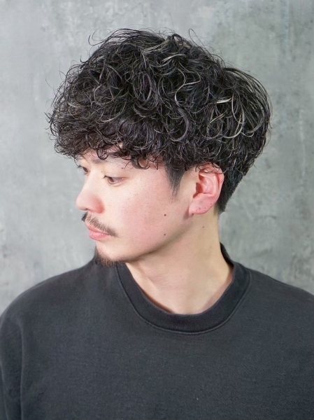 大人の魅力を引き出すメンズパーマ