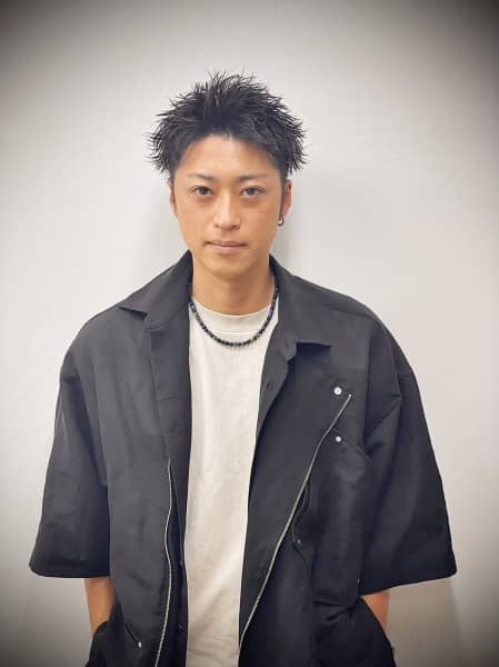 攻めすぎない大人スパイキーショート。清潔感×男らしさ