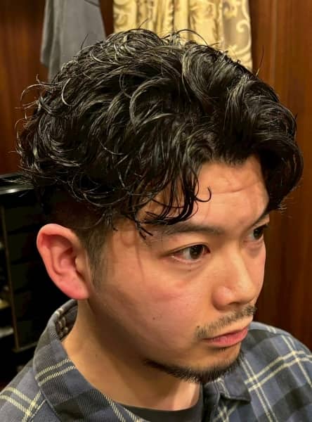 軽さと動きで魅せるフェザーパーマ