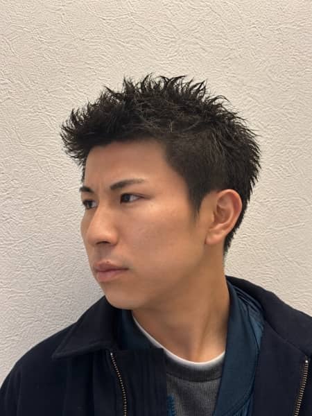 清潔感と男らしさを両立スパイキーショート