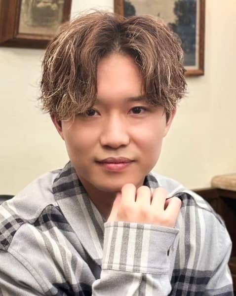 爽やかと大人っぽさ両立アップバングスタイル