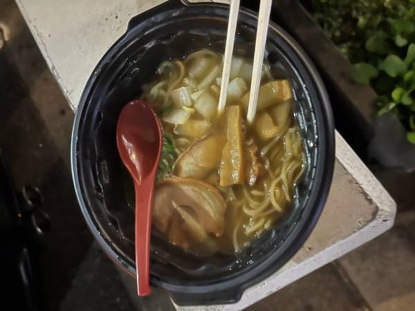自動販売ラーメン　侮れない
