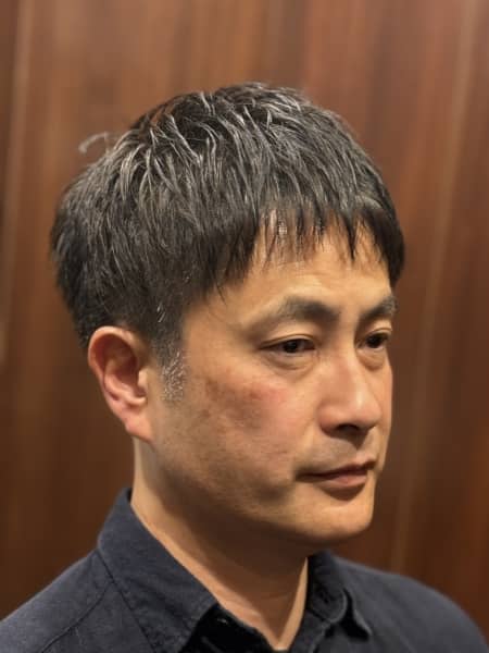 大人こそ似合うツーブロックの魅力