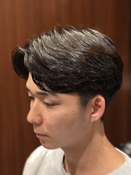 短めなのに品が出る“ナチュラルパーマ”