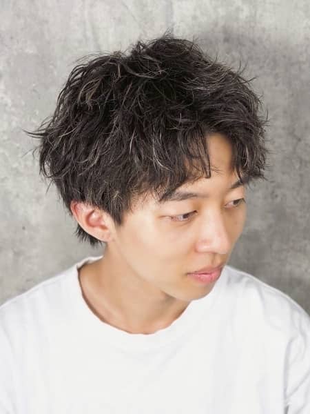 動きで魅せる「ツイストショート」