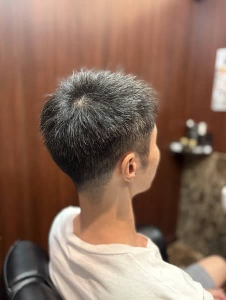 夏に人気！爽やかアップバングショート