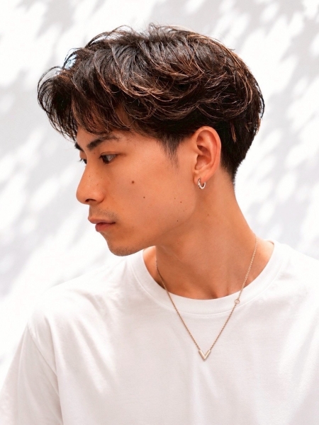 春の大人メンズパーマで印象チェンジ