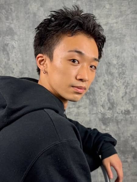 爽やか×動きのある“アップバング束感ショート”