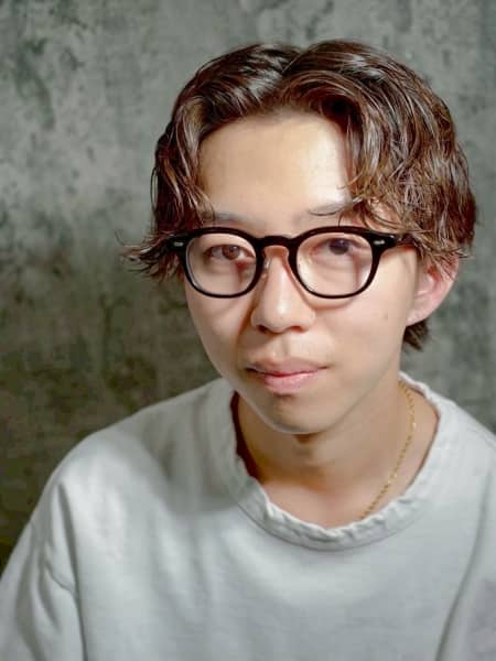柔らかい動きが魅力のナチュラルセンターパート