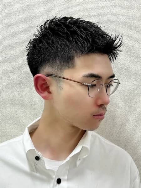「清潔感のあるビジネスヘア」「スーツに合う短髪スタイル」をお探しの方へ