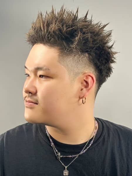 動きを活かすスパイキーショートフェード