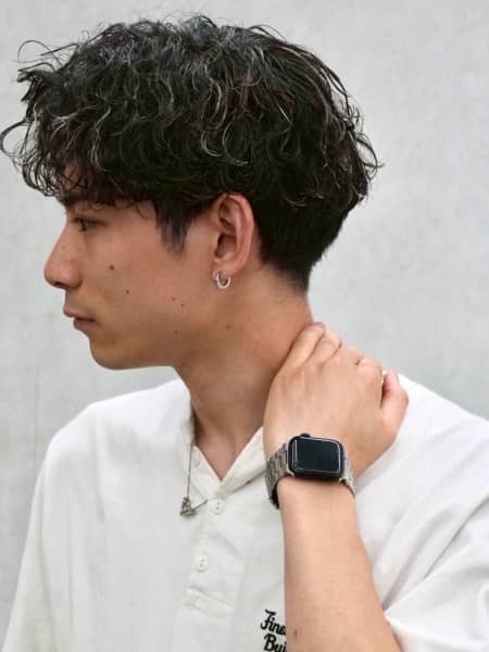 センターパート×ツイストスパイラルパーマ