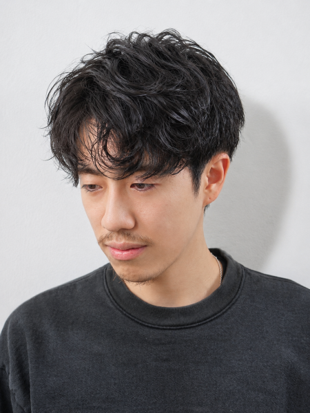 マッシュニュアンスパーマで自然な動きを〈理容室〉