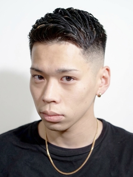 遅い時間だからこそ、最高の癒やしを。メンズカット×爽快炭酸スパで創る「頭の重さとアブラ」を秒で飛ばすスマートショート