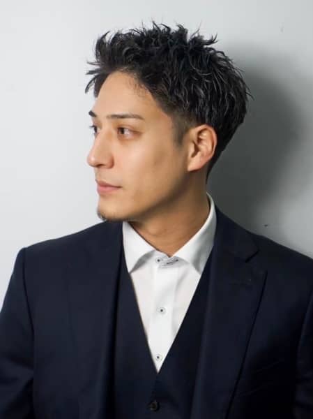 劇的に首回りがシャープに際立つ