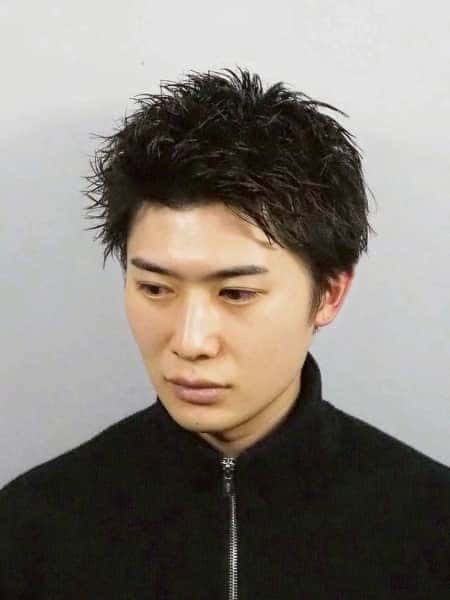 冬の帽子脱ぎ際も決まるメンズカット