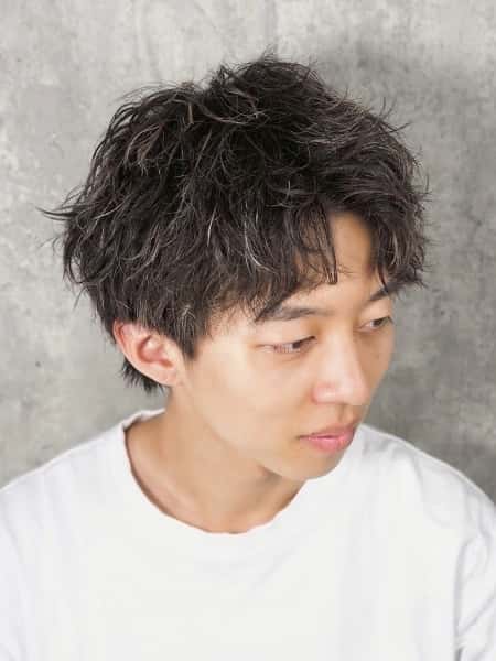 個性的で動きのある髪へ！ツイスパウルフの魅力