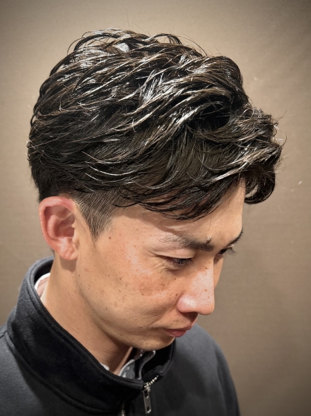 【大宮 メンズパーマ】直毛を扱いやすくするパーマスタイル｜大宮の理容室で叶える動きのあるメンズヘア
