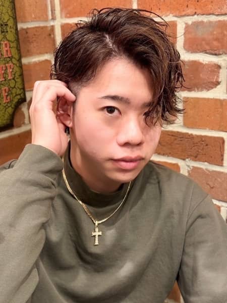 12月はこれでキメる！20代男性の色気のあるツーブロックスタイル