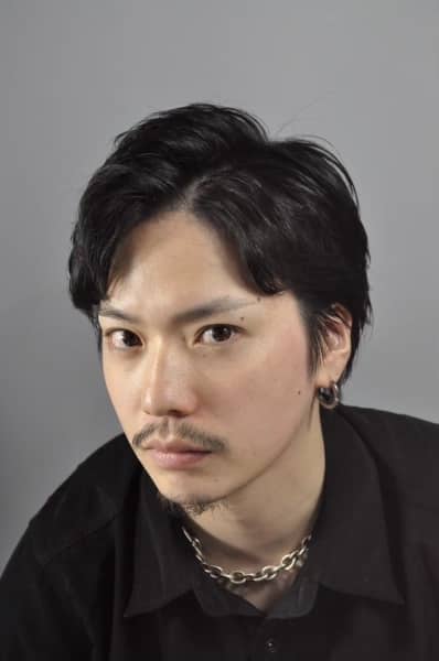 黒髪センターパートで夏を爽やかに