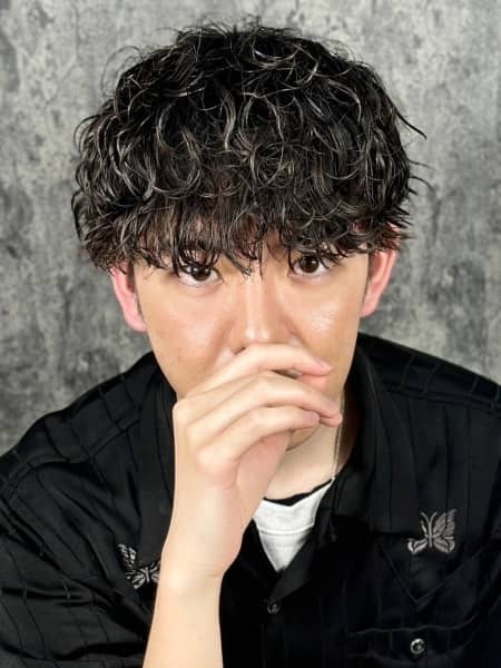 黒髪マッシュ×濡れ感パーマで差をつける