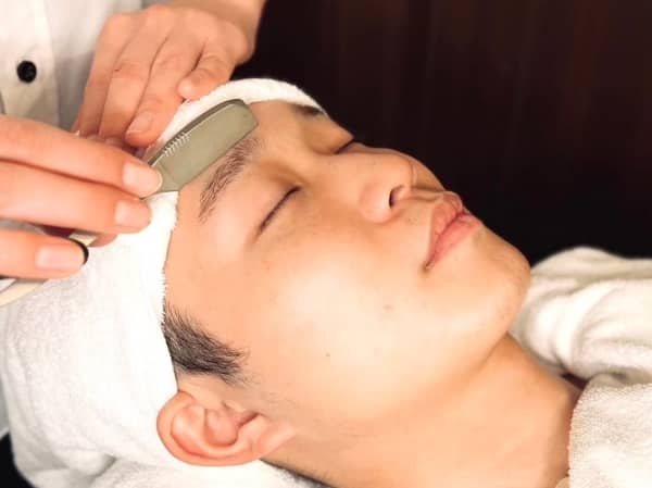 男の印象が変わるサロンシェービング