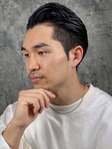 男らしさを引き出オールバックバーバースタイル