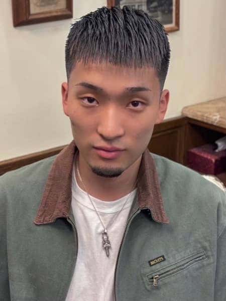 クロップ×フェードで作る男らしい理容室スタイル