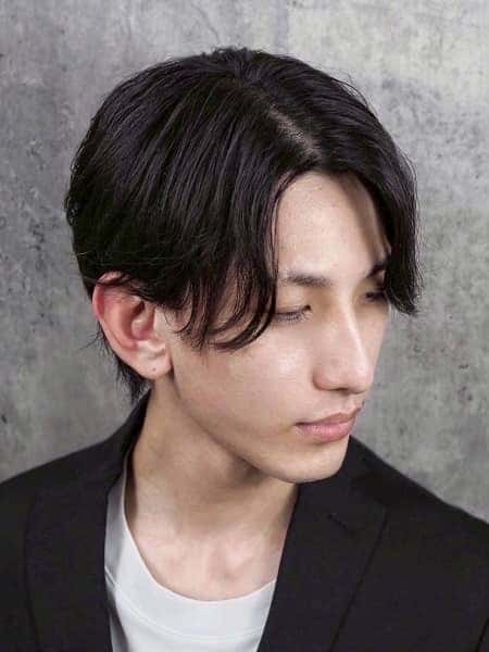 長め前髪でも爽やかに決まる大人センターパート