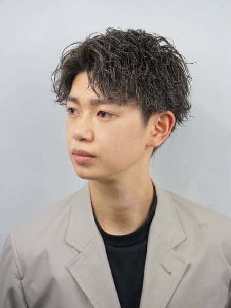 センターパート×スパイラルで爽やか好印象ヘア