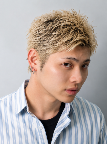 スパイキーショートで爽やかさと男らしさを