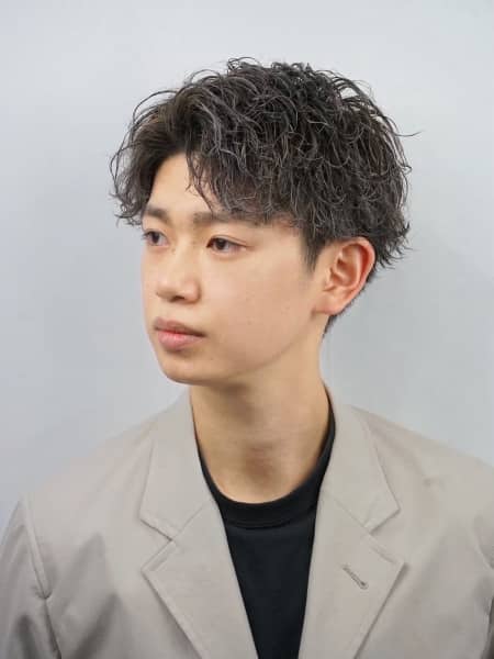 【ツイスト】40代こそ遊び心を。質感で魅せるパーマ