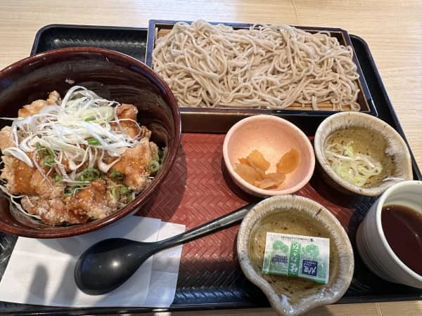 7月より神田店から移動してきました！