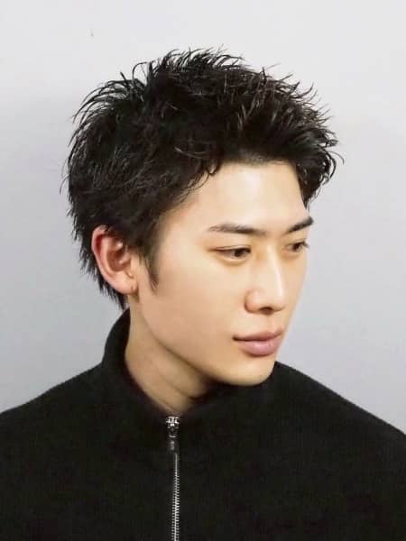 短髪でも動きが出るメンズカット