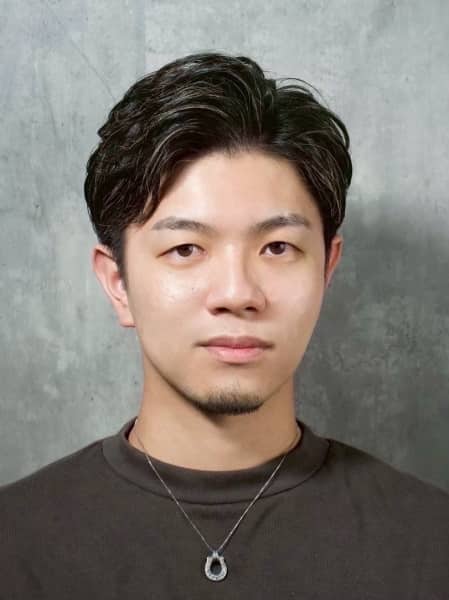 清潔感と色気を両立するビジネスショート