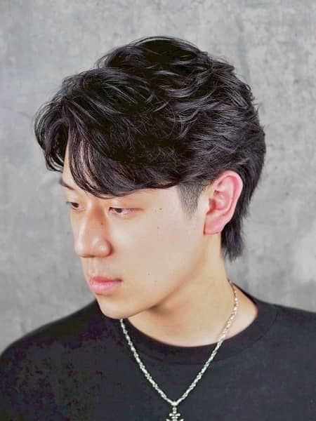 くせ毛風センターパートで大人の余裕を