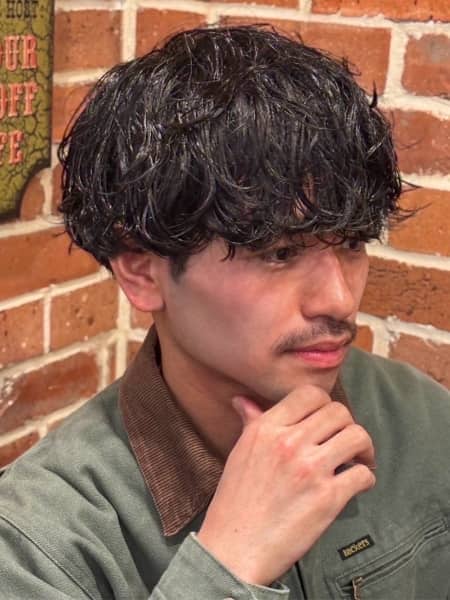 ゆるスパイラルで魅せる“こなれパーマ”