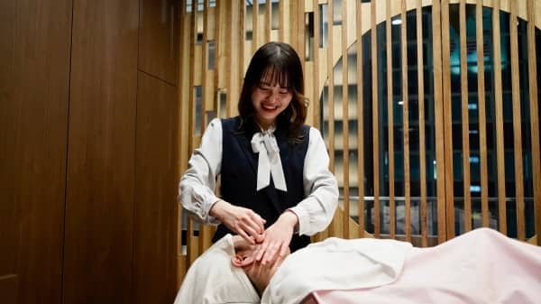 顔の疲れを整える極上ケア体験