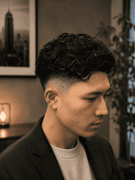爽やかさ際立つフェードパーマ