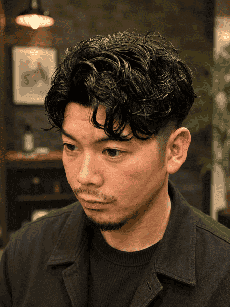 大人の色気を引き出すカーリーパーマ