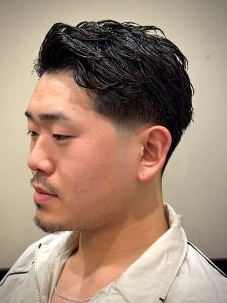 大人の余裕を演出する濡れ感パーマ